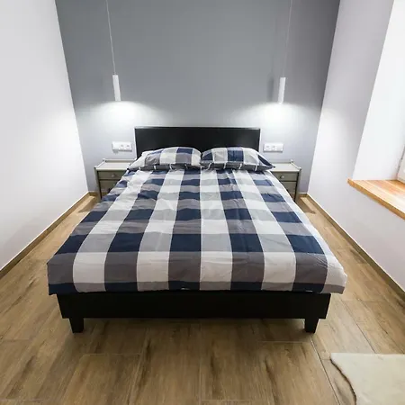 Pola Apartment *